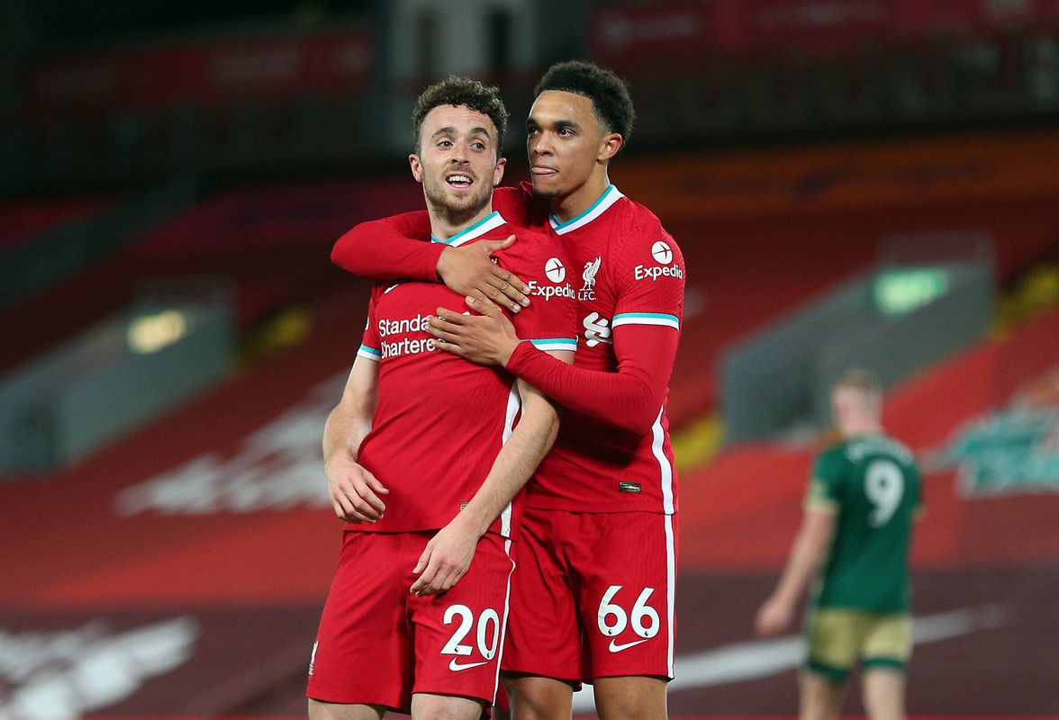 Trent Alexander-Arnold chora Diogo Jota: «Era um amigo muito próximo»