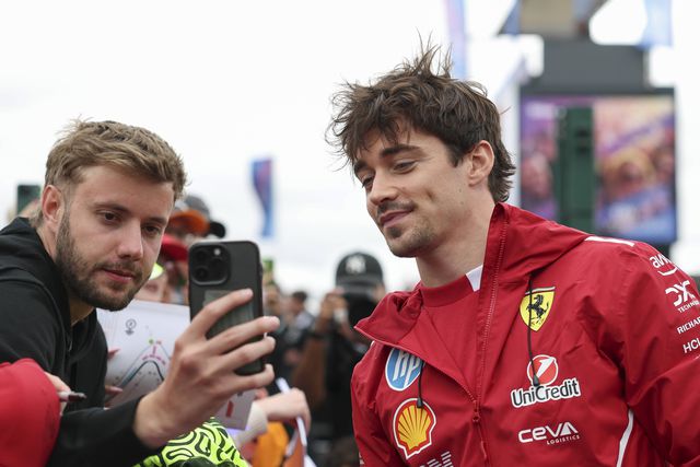 Ferrari mostra-se e incidente termina sessão mais cedo