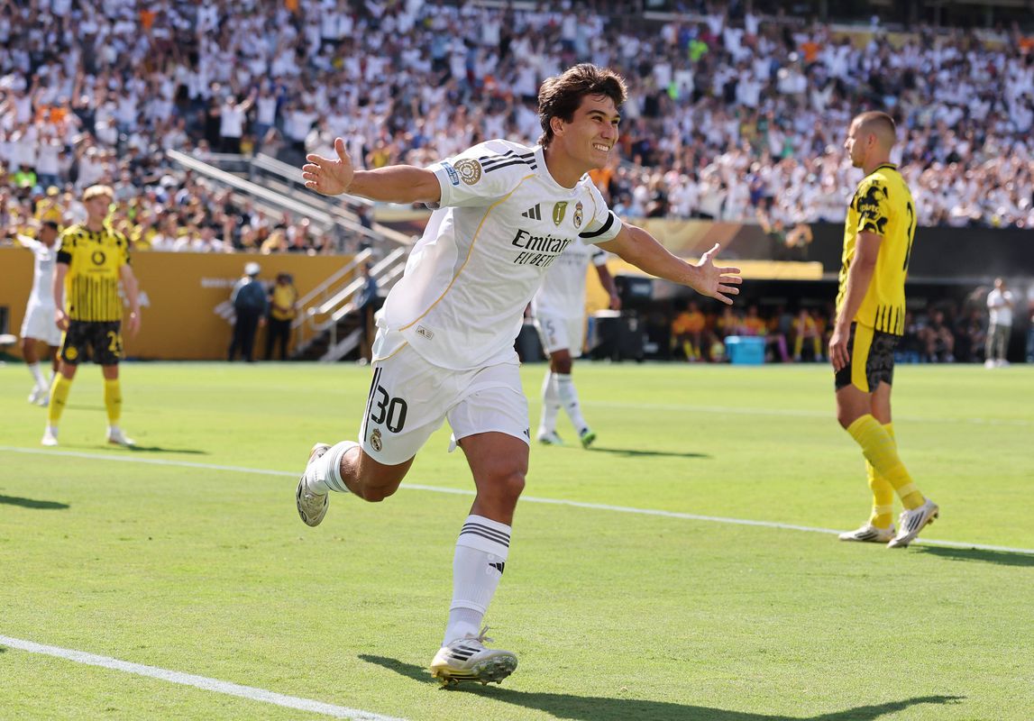 Real Madrid sobrevive a final de loucos e segue para as 'meias'