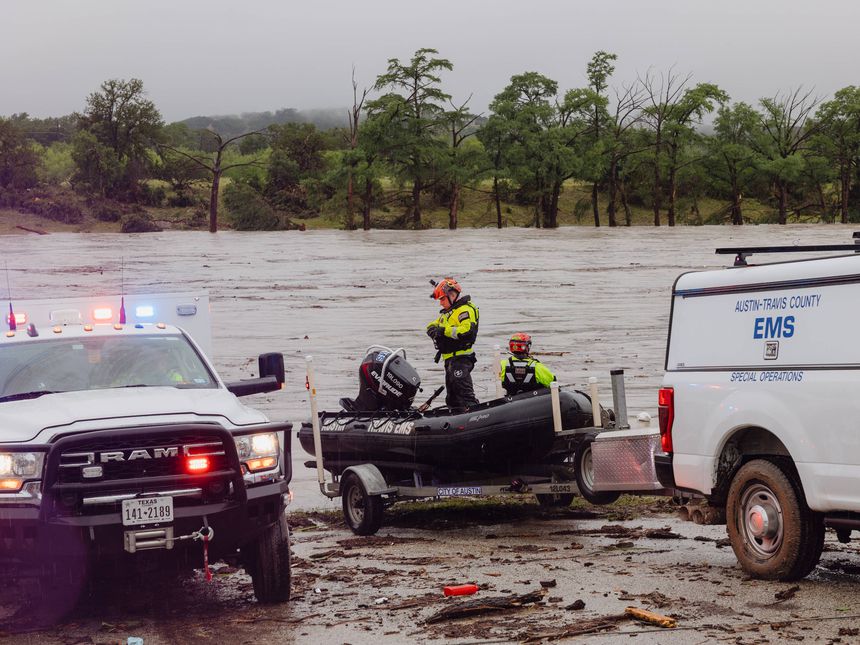 Nível das águas do Rio Guadalupe subiu de forma repentina e surpreendeu população, no centro-sul do Estado do Texas (IMAGO)