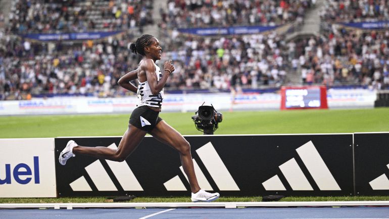 Faith Kipyegon melhora máximo mundial dos 1500m