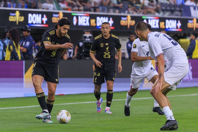 Raúl Jiménez durante o México-República Dominicana, na Gold Cup