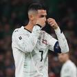 Reação de Ronaldo após ter sido expulso contra a República da Irlanda