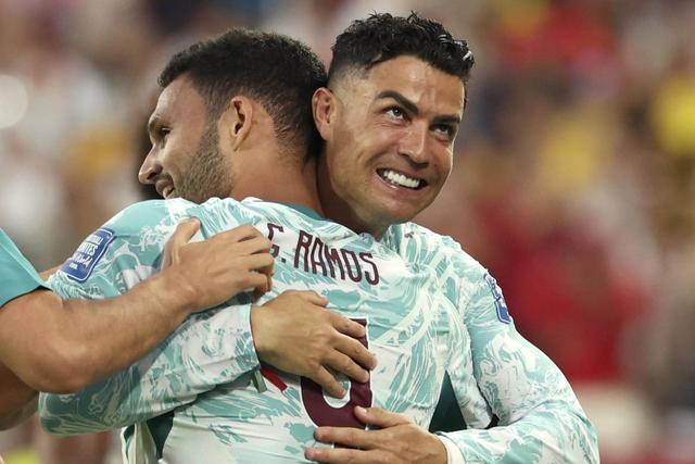 Gonçalo Ramos e Cristiano Ronaldo - Foto: IMAGO