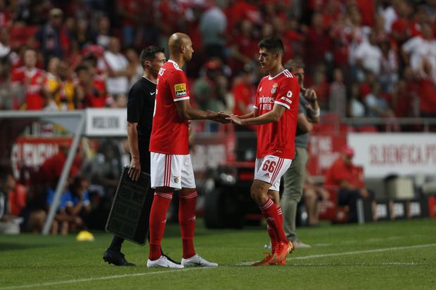 John Brooks a entrar para o lugar de António Silva - Foto: A BOLA