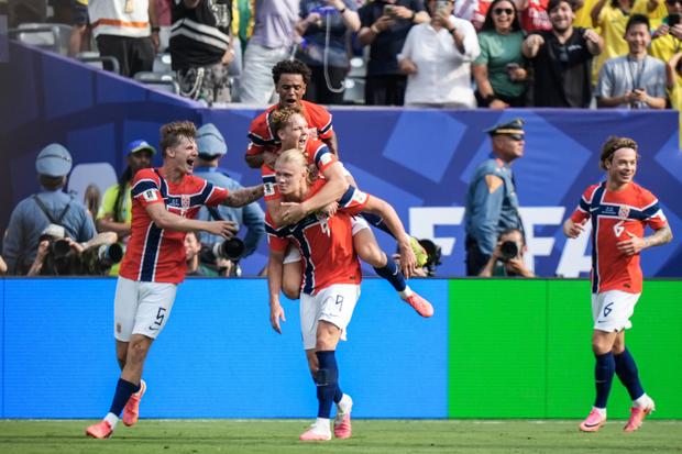 Festejos da Noruega contra o Brasil