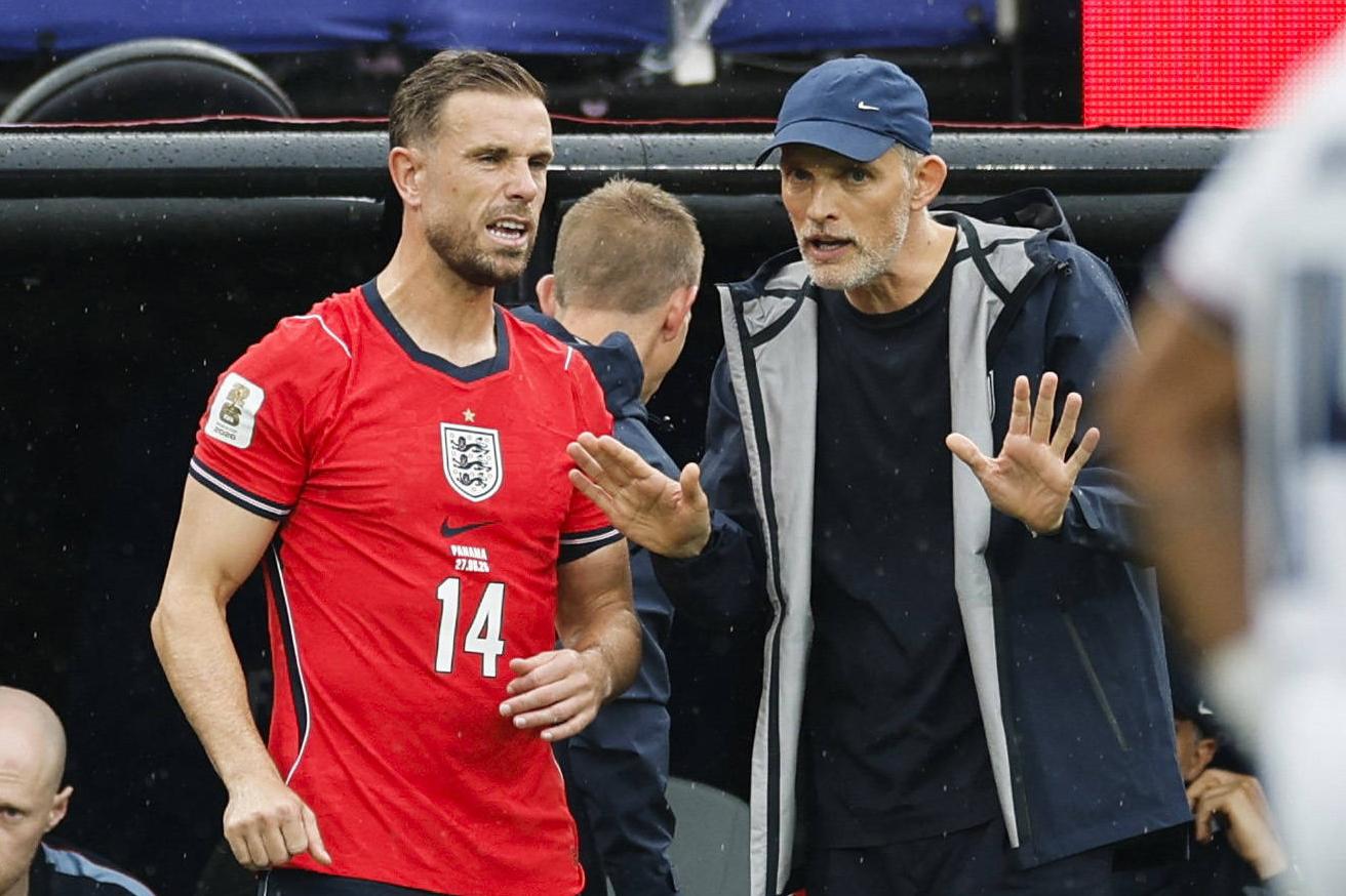 Thomas Tuchel dá indicações a Jordan Henderson