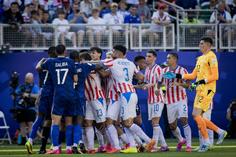 Confrontos entre jogadores do Paraguai e França