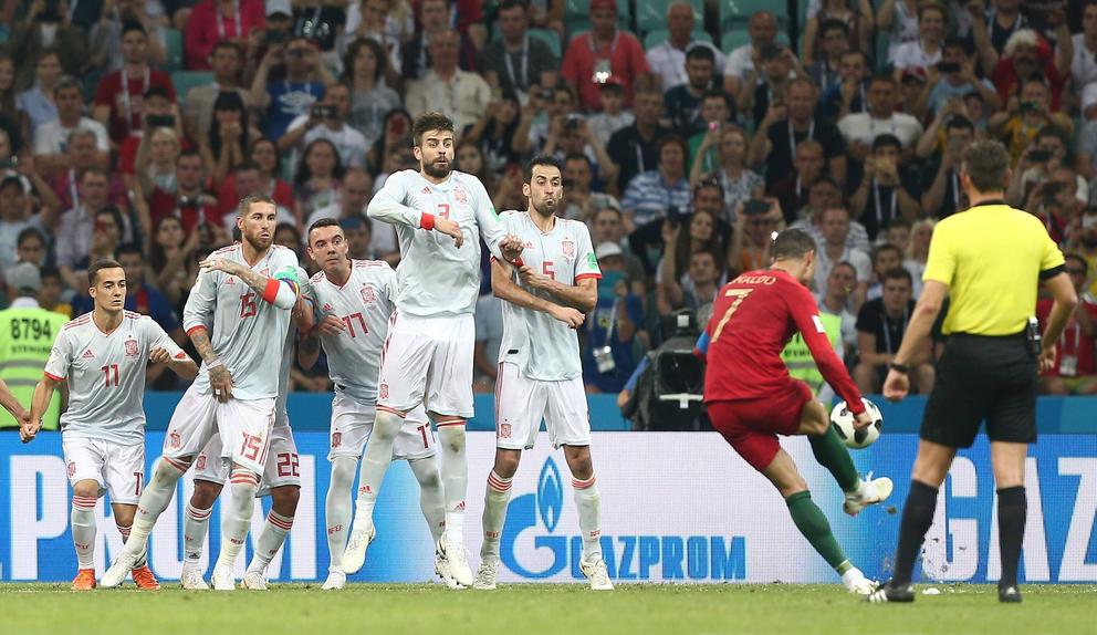 O golaço de livre direto de Ronaldo à Espanha (IMAGO)