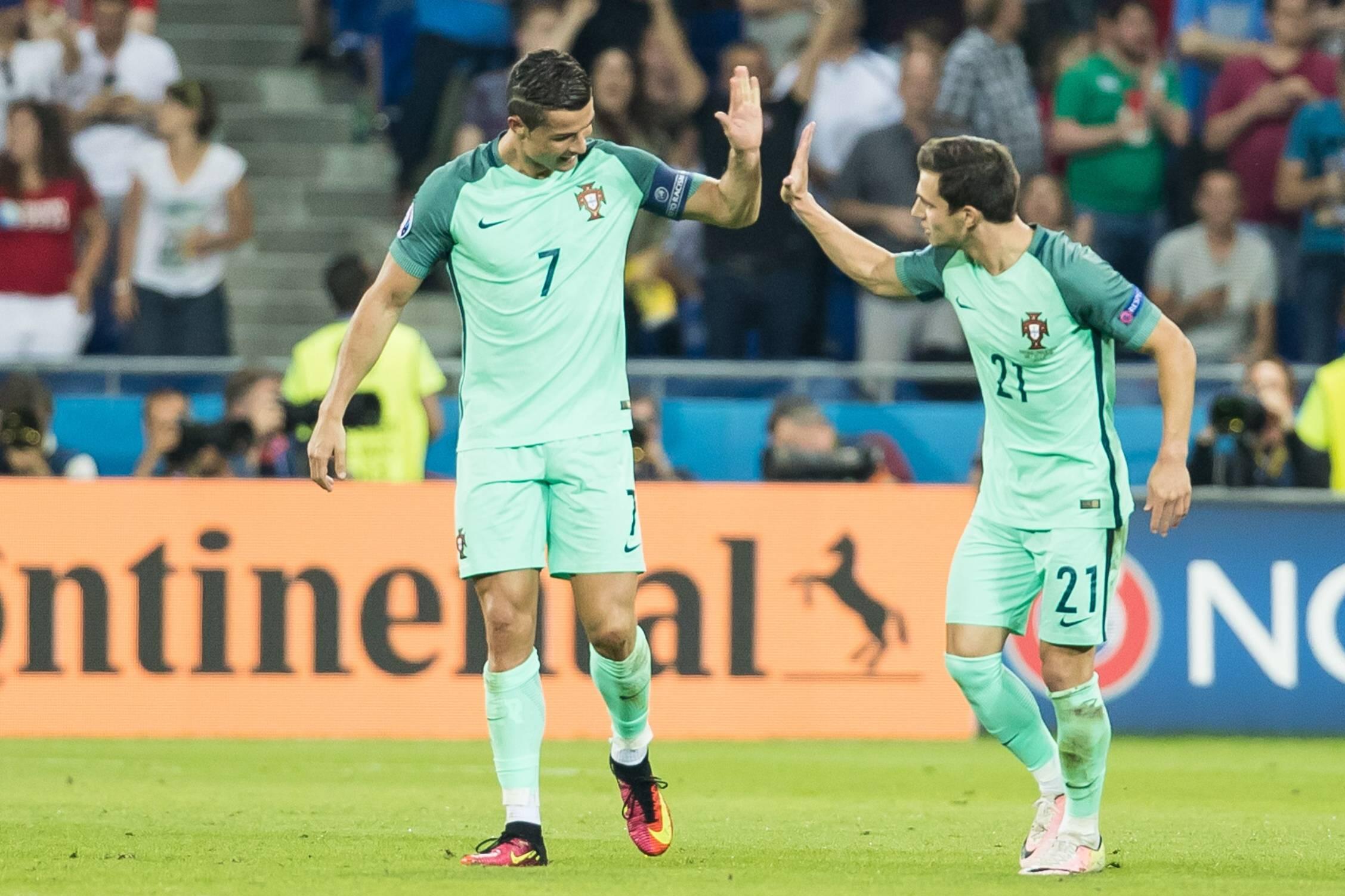 Cristiano Ronaldo com Cédric no Euro 2016