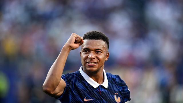 «Caso a França ganhe o Mundial, Mbappé pode juntar-se a Pelé como 'rei' dos Mundiais»