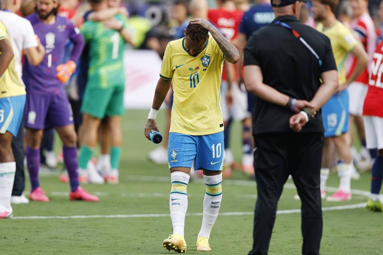 Neymar desolado após eliminação do Brasil no Mundial 2026