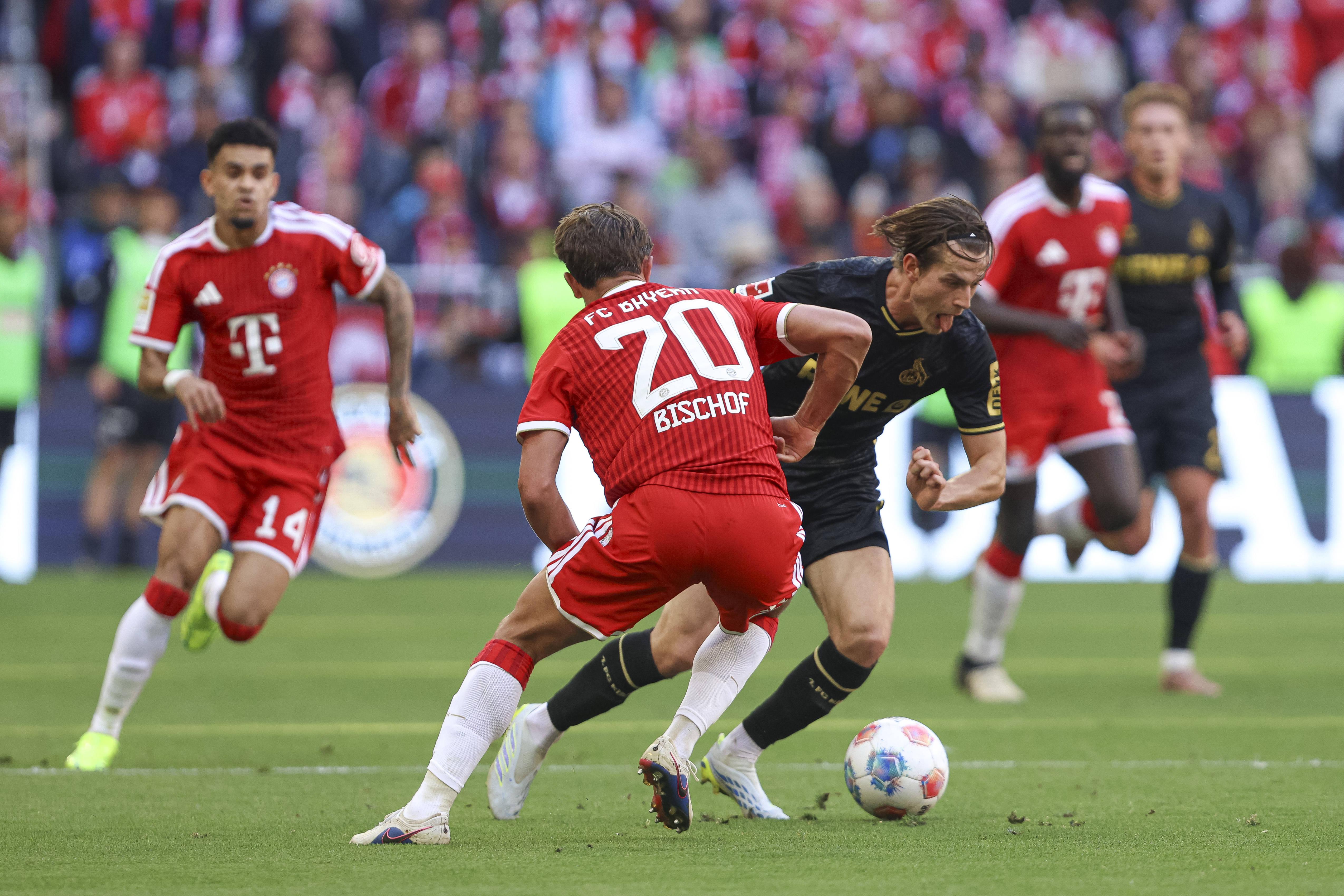Jakub Kaminski ao serviço do Colónia, frente ao Bayern de Munique (foto: IMAGO)