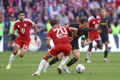 Jakub Kaminski ao serviço do Colónia, frente ao Bayern de Munique (foto: IMAGO)
