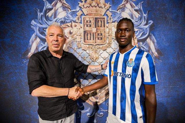 FC Porto: Anha Candé renova até 2027