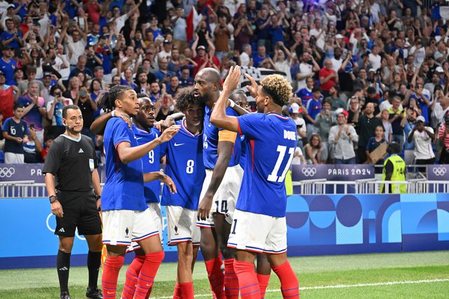 França não ganha para o susto, mas vai lutar pelo ouro