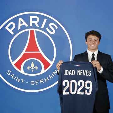 Oficial: João Neves no PSG