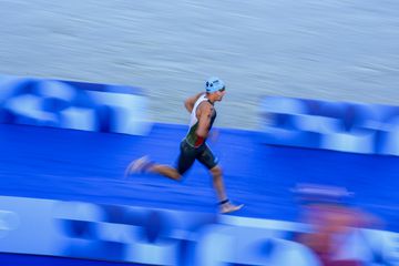 Paris 2024: triatleta português com infeção após nadar no Sena