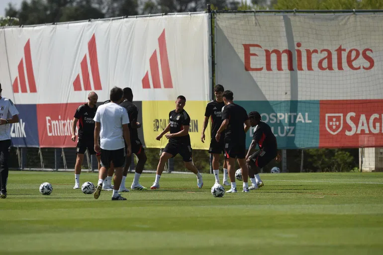 Benfica ruma a Nice! Tensão no relvado