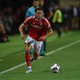Dedic, contratado neste verão pelo Benfica, avança pelo flanco direito no jogo da Supertaça frente ao Sporting. As águias jogam nesta noite de quarta-feira, 6 de agosto, em Nice para UEFA Champions League
