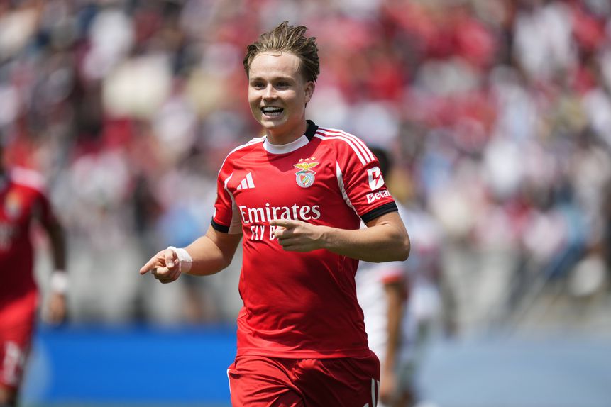 Andreas Schjelderup em ação pelo Benfica