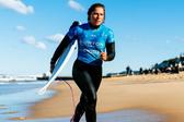 A surfista portuguesa Francisca Veselko. Foto Hughes/WSL