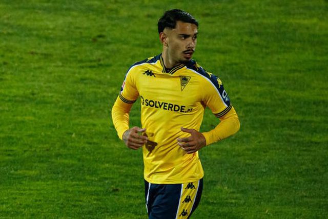 Mercado oficial: Estoril empresta Salazar na terceira divisão espanhola