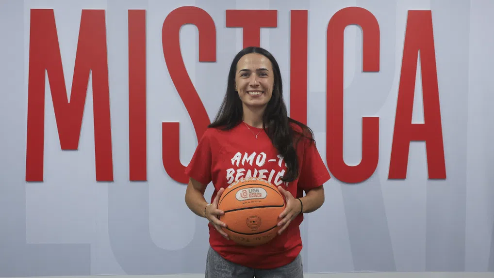 Marta renova! Águias em festa, rivais tremem