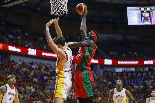 Portugal conquista vitória histórica sobre Espanha a caminho do Eurobasket
