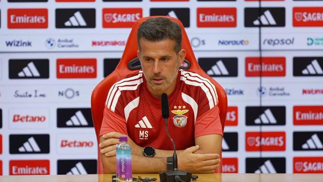 Marco Silva fala dos centrais