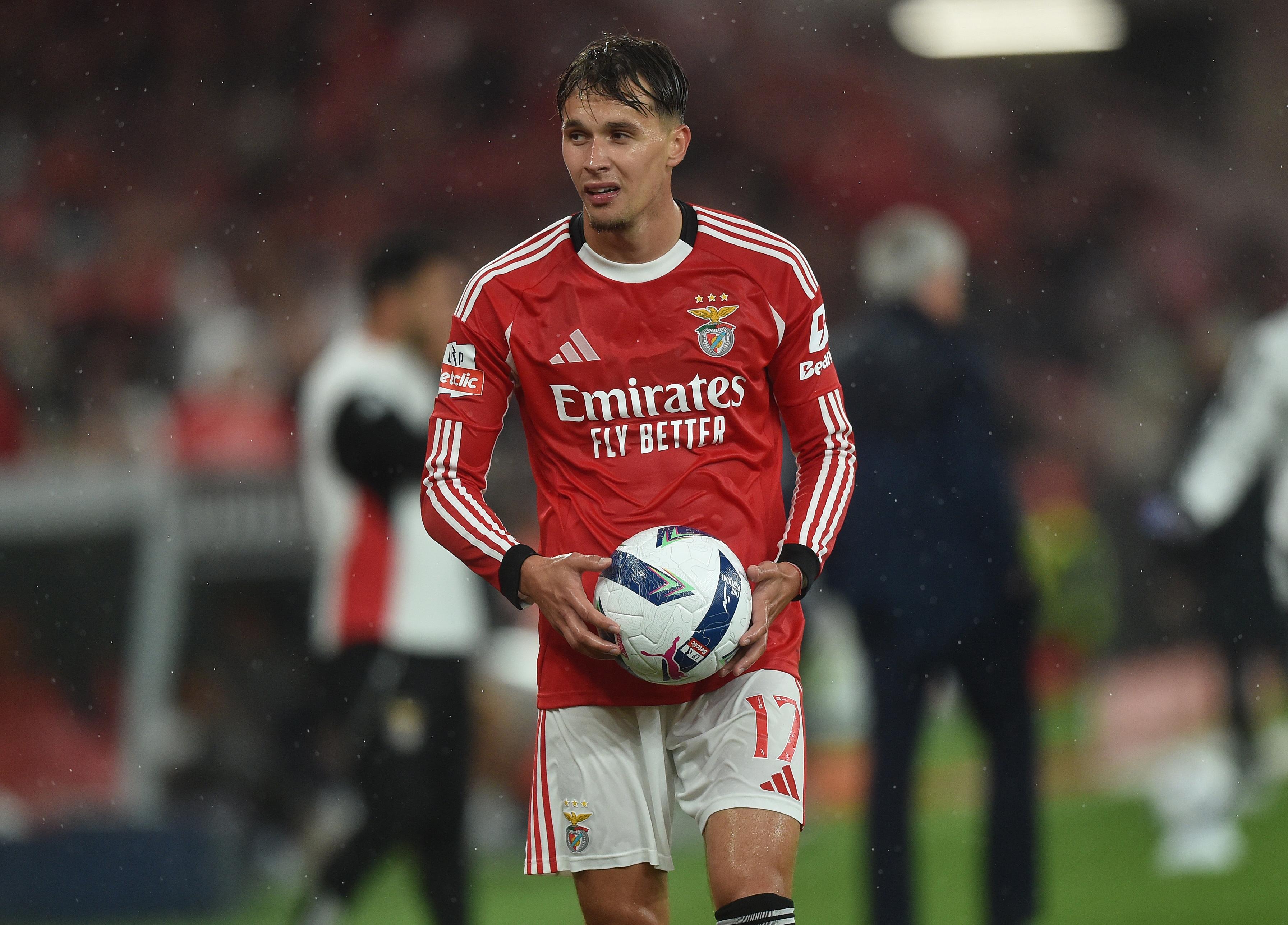 Dedic no lado direito da defesa - Foto: A BOLA/Miguel Nunes