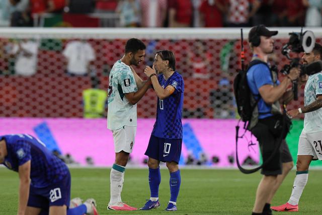 Gonçalo Ramos com Modric