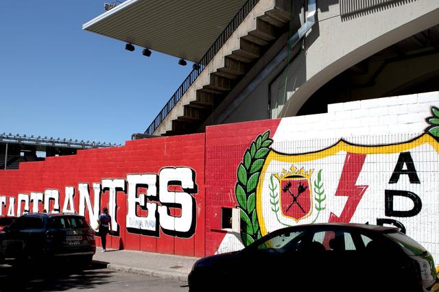 Exterior do estádio encerrado após decisão da Comunidade de Madrid