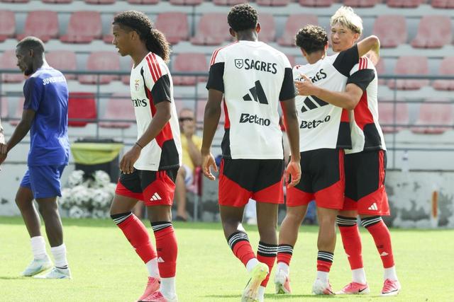 Sub-23 do Benfica empatam com Juventude de Évora — Foto: Benfica