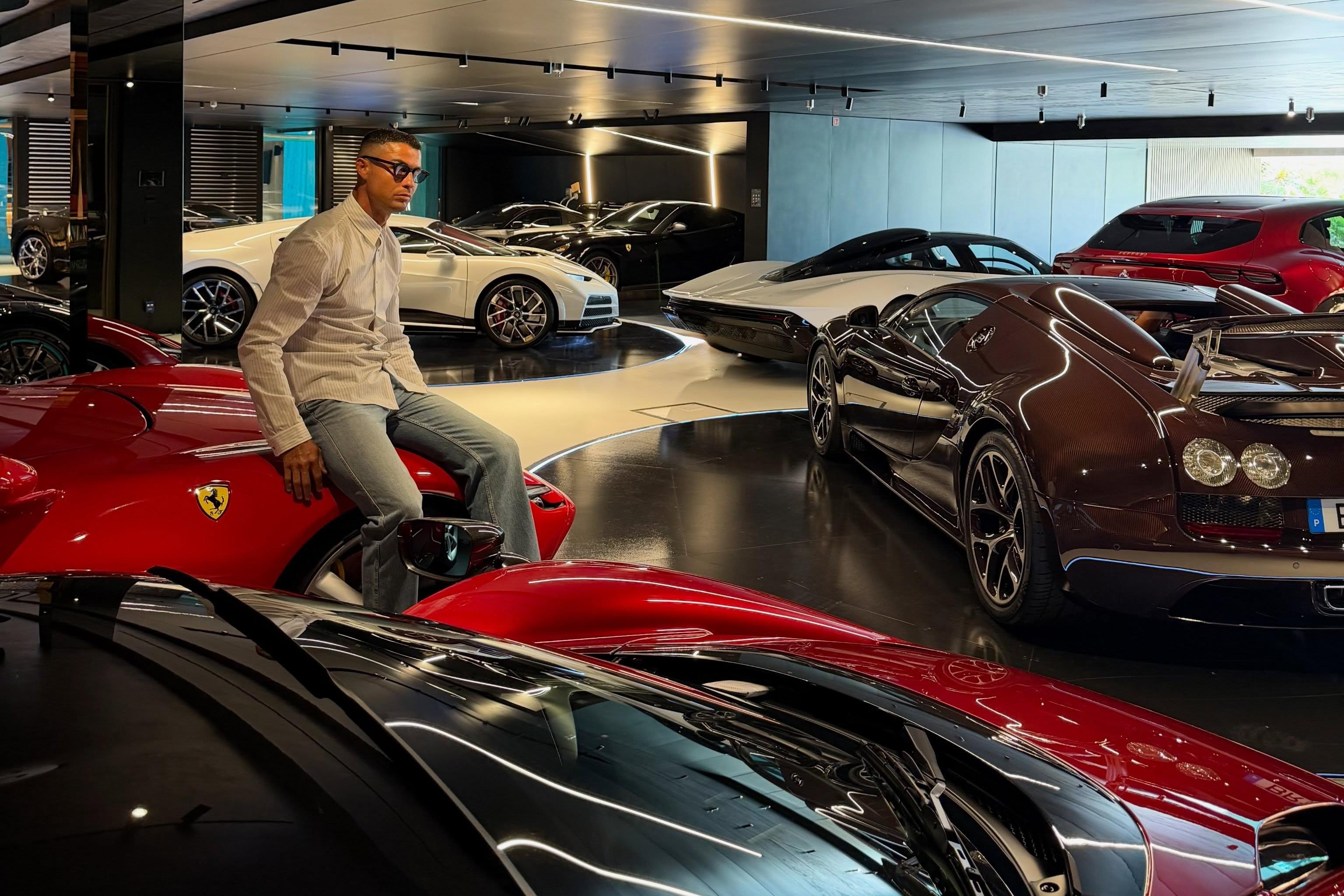 Ronaldo mostra coleção de carros - Foto: Cristiano Ronaldo/Instagram