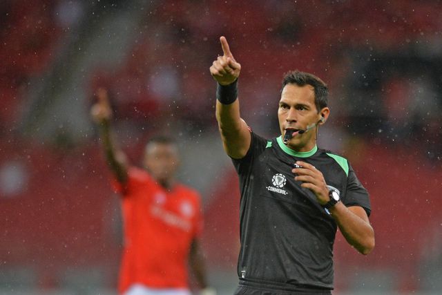 O que o futebol pensa sobre possíveis mudanças no futebol, VAR e compensações incluídas