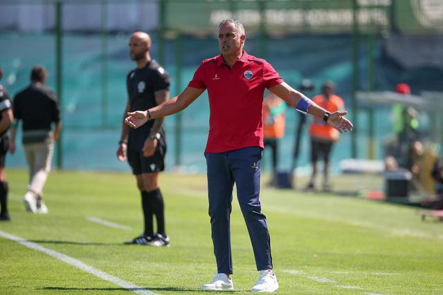 José Gomes chama quatro jovens da equipa B