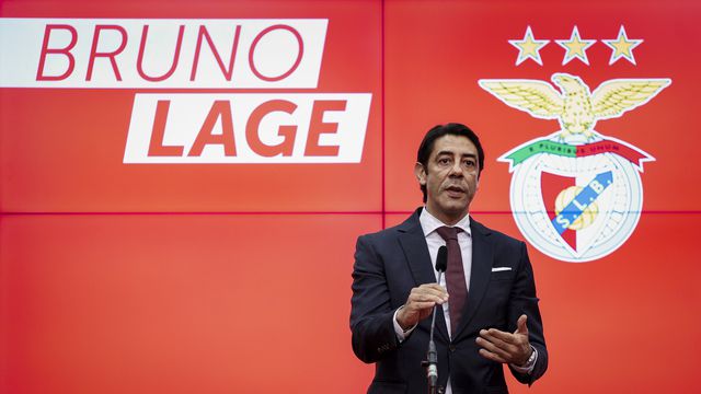 «Não há estabilidade no Benfica como há no Sporting»