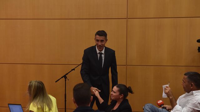 Bruno Lage cumprimentou jornalistas na apresentação