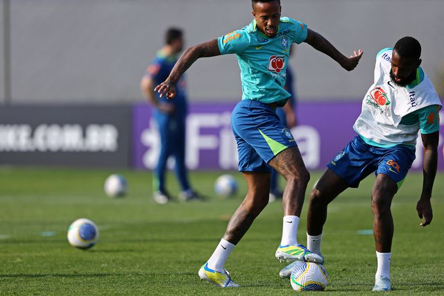 Lesão de Militão dá nova 'dor de cabeça' ao Real Madrid
