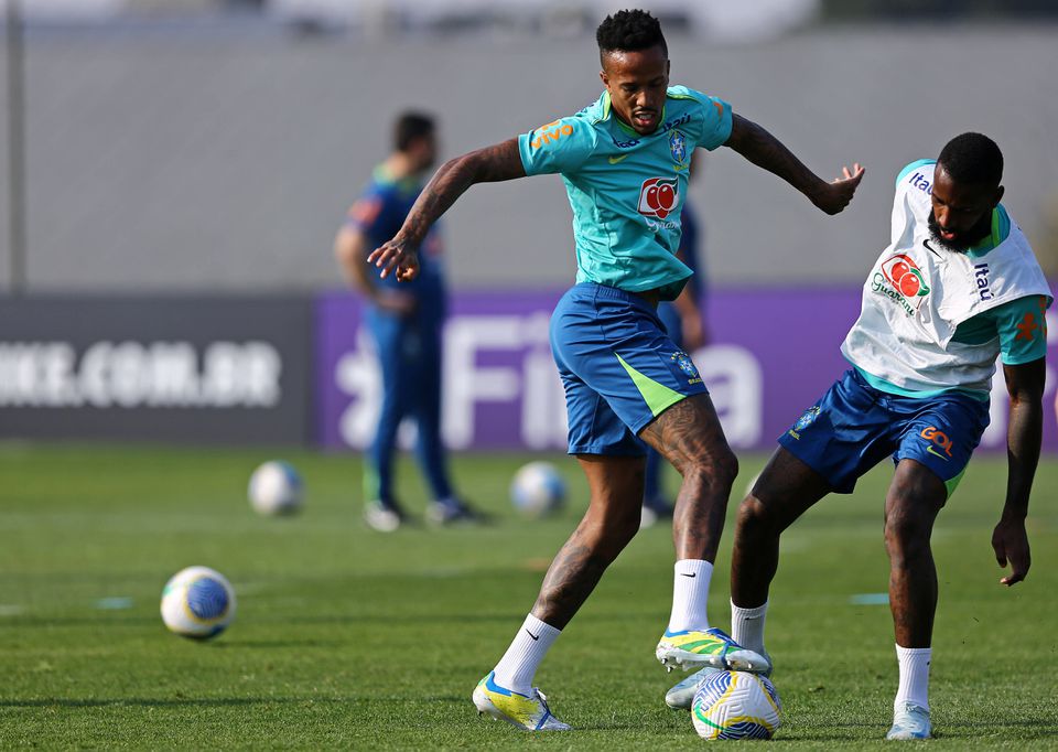 Lesão de Militão dá nova 'dor de cabeça' ao Real Madrid