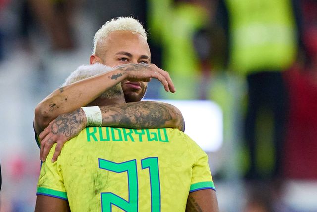 Neymar dá moral a Rodrygo (fora da corrida à Bola de Ouro)