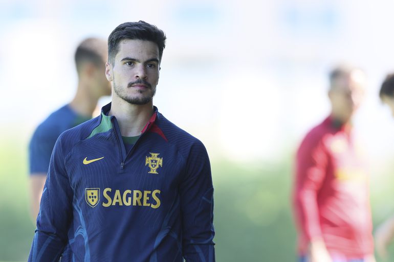 Mais um 'reforço' no treino do Famalicão
