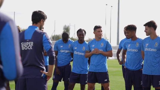 André Castro discursa no treino do FC Porto: «Aproveitem!»