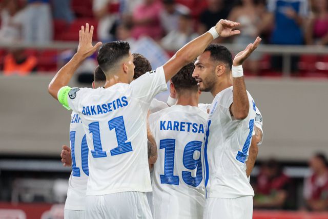 Pavlidis a celebrar mais um golo pela Grécia