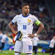 Mbappé igualou Henry e está à beira de um feito histórico
