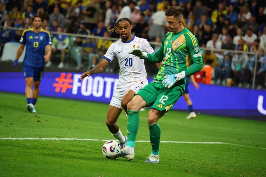 Trubin a ser pressionado por Barcola no Ucrânia-França