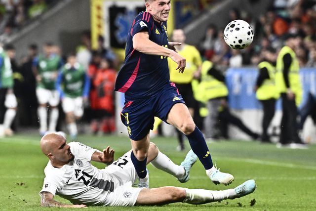 Gyokeres em ação pela Suécia diante da Eslovénia