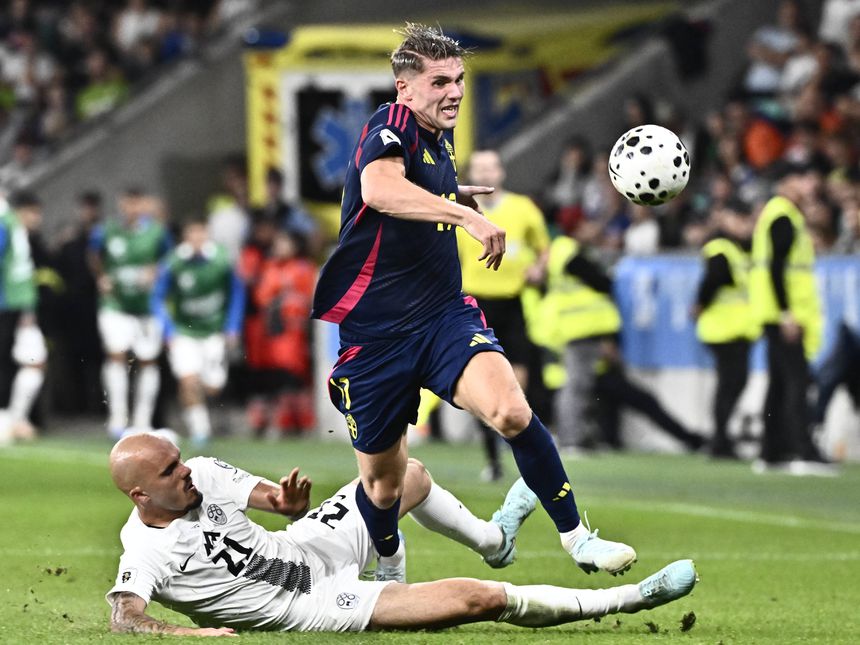 Gyokeres em ação pela Suécia diante da Eslovénia