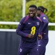 Marc Guéhi está no estágio da seleção inglesa
